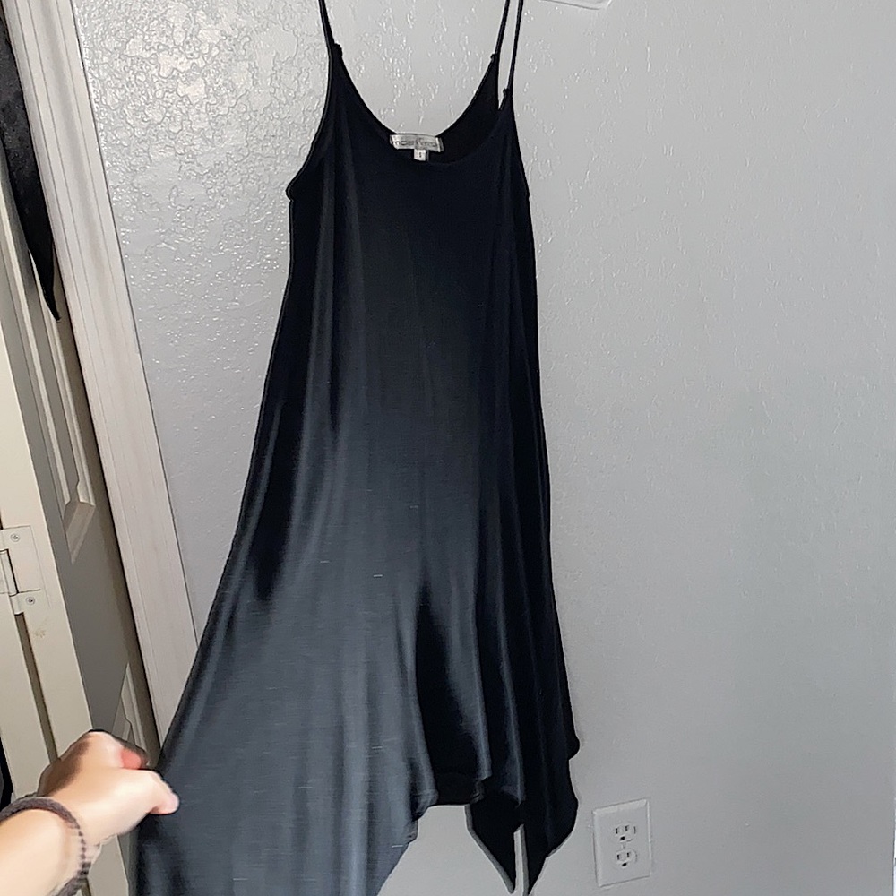 Cute flowing side high low dress.